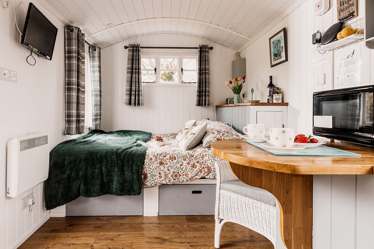 Bed in a glamping retreat in Somerset